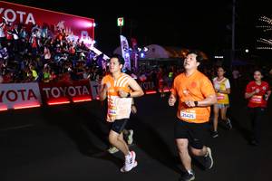 BIB: 2644, 25425, 20120
                            <button type="button" onclick="openModal(23005362)" class="btn btn-primary btn-sm float-right btn-popup" data-toggle="modal" data-target=".modal-high-quality">
                        <i class="fas fa-shopping-cart"></i> Add to Cart
                    </button>
                                            <button type="button" onclick="isThisMe(23005362, true)" class="btn btn-success btn-sm float-right btn-popup btn-isme hidden" data-toggle="tooltip" data-placement="bottom" title="นี่คือรูปของคุณใช่ไหม คลิกที่นี่เพื่อเอาเข้าอัลบั้ม">
                        <i class="fas fa-plus"></i> Add to album
                    </button>
                    <button type="button" onclick="isThisMe(23005362, false)" class="btn btn-warning btn-sm float-right btn-popup btn-isnotme hidden">
                        <i class="fas fa-ban"></i> Remove from album
                    </button>